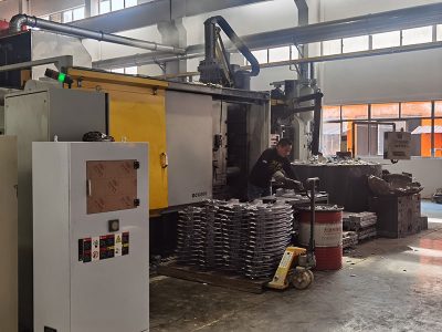 ผลิตหล่อตาย